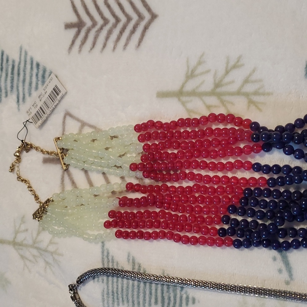 LOT OF TWO NECKLACES